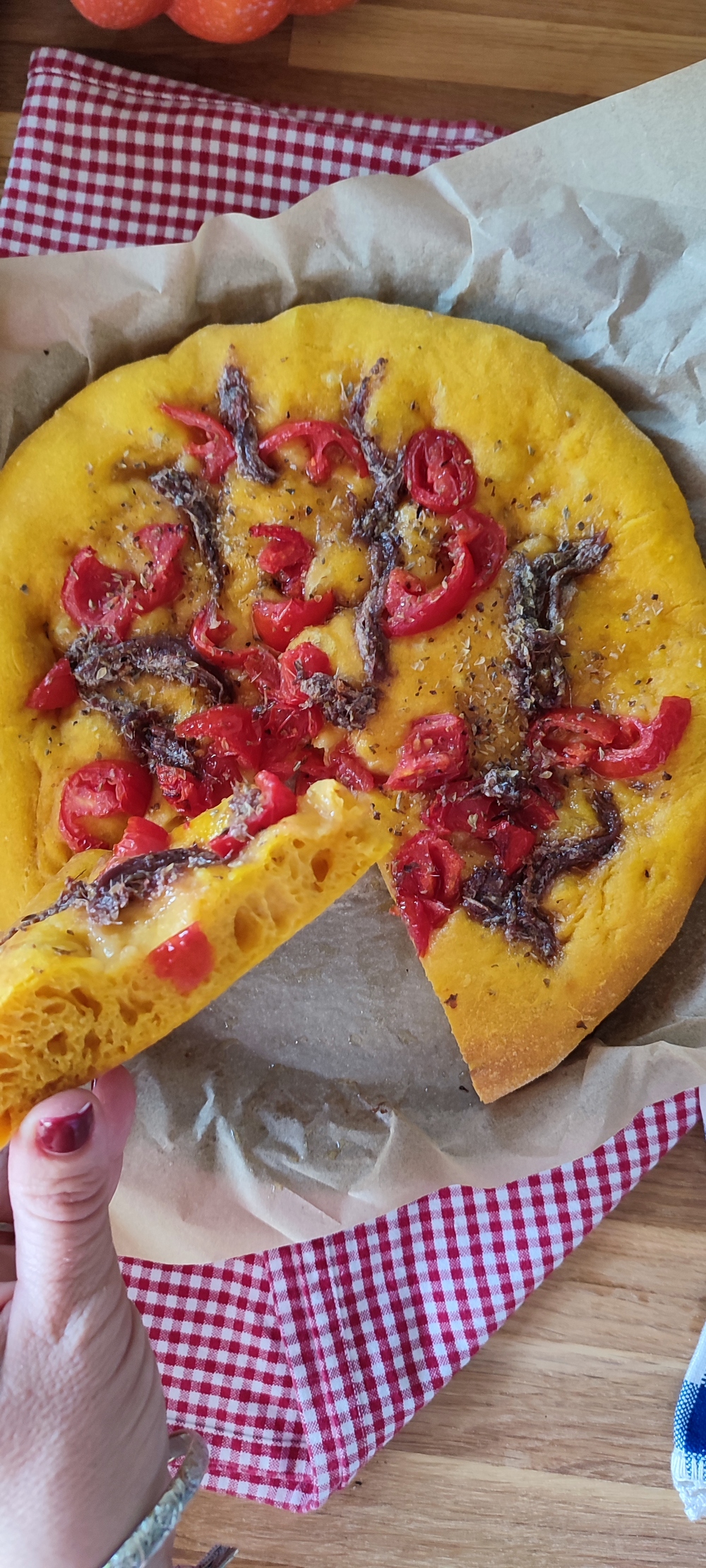 pizza con impasto alla zucca - lacasadizuccheroelavanda